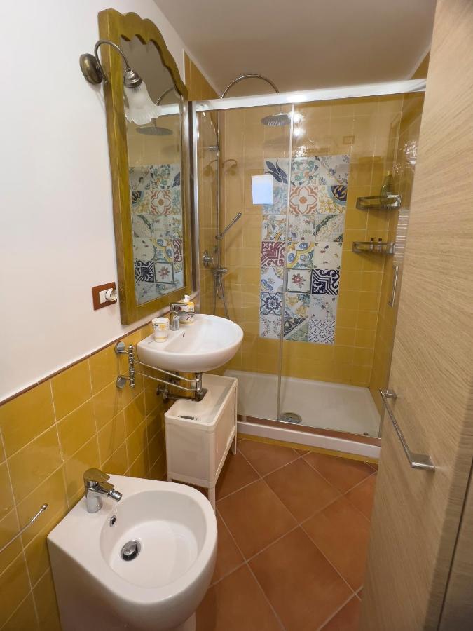 Giallo Napoli Extérieur photo